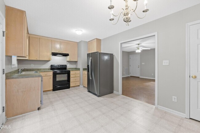 Building Photo - 1224 Grovewood Dr