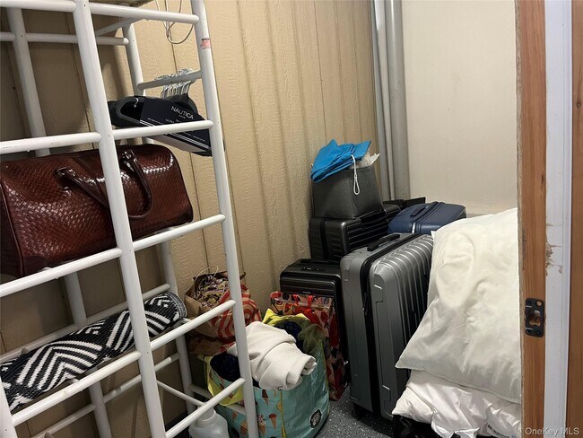 Building Photo - 35 Notre Dame Ave