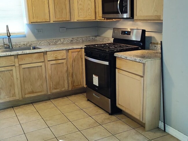 Building Photo - 16901 Orchard Ridge Ave