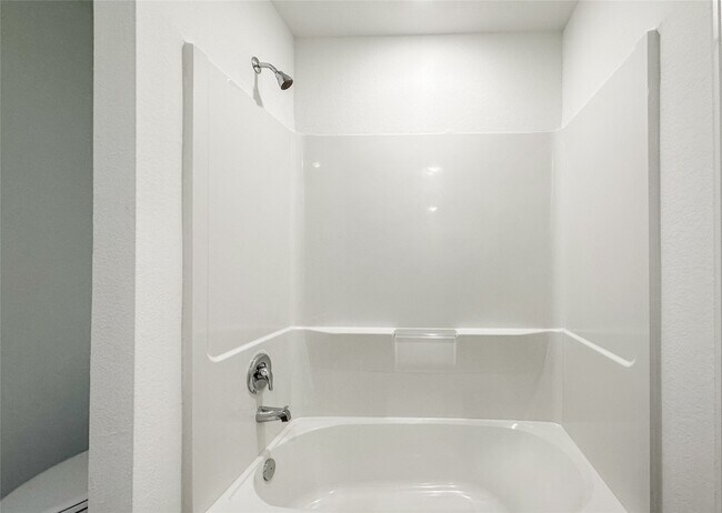 Building Photo - 1495 Las Cuevas Dr