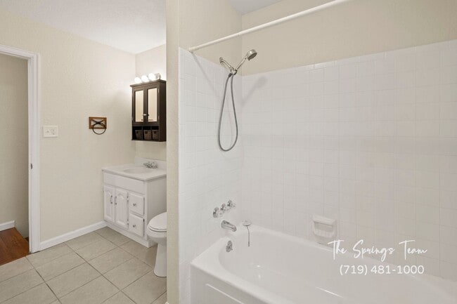 Building Photo - CHARMING 4BD on QUIET EASTBOROUGH CUL-DE-SAC- Security Deposit Waiver Available