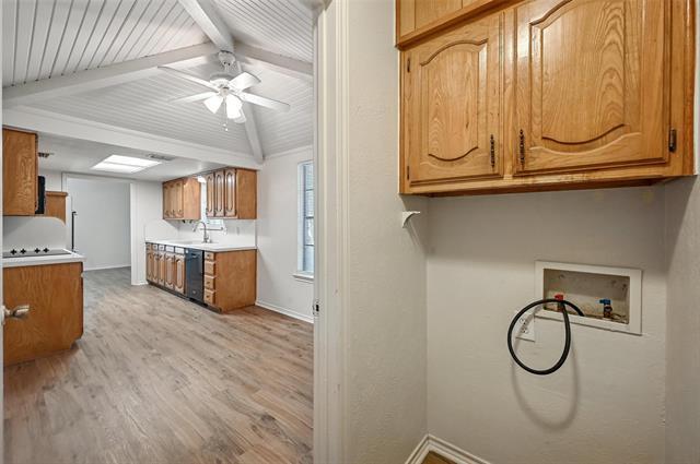 Building Photo - 1203 River Oaks Dr