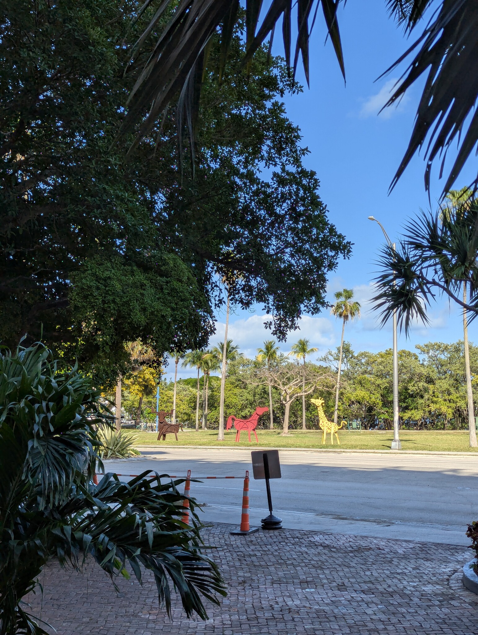 Building Photo - 2951 S Bayshore Dr
