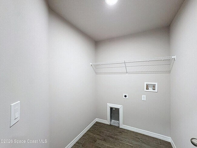 Building Photo - 520 L M Davey Ln