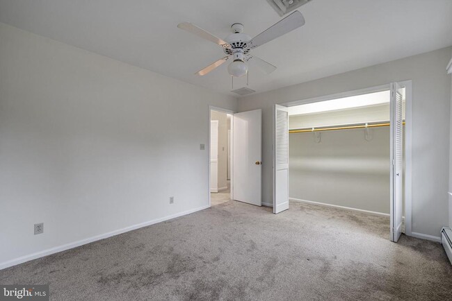 Building Photo - 21692 Potomac View Dr