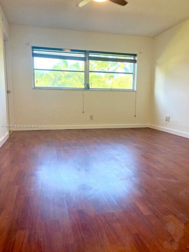 Building Photo - 1425 Atlantic Shores Blvd