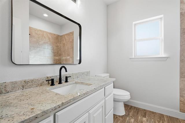 Building Photo - 218 Rising Star Dr