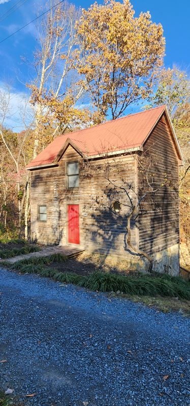 Building Photo - 22089 Parks Mill Rd