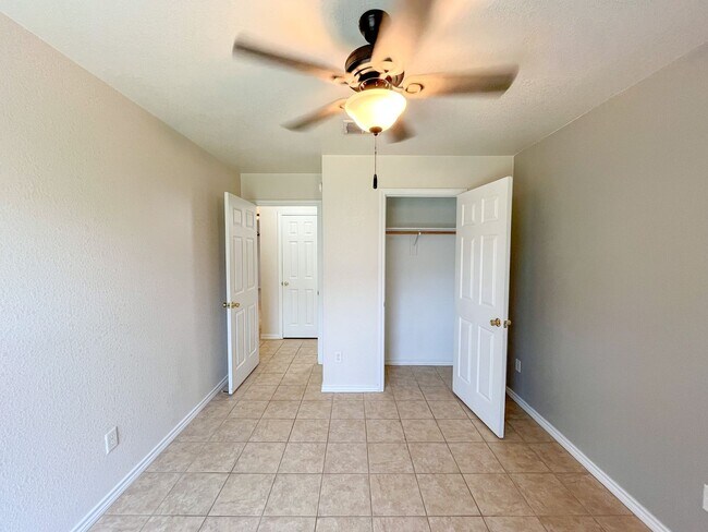 Building Photo - Available NOW!!!! This charming 1 story, 3...