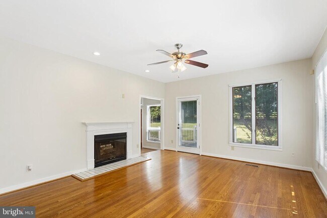 Building Photo - 445 Springvale Rd