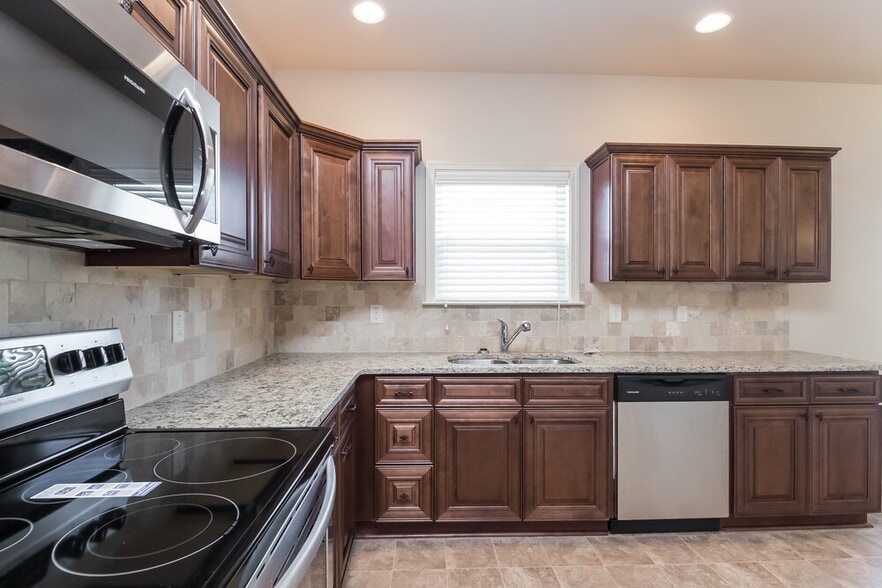 Building Photo - 3221 Puritan Way