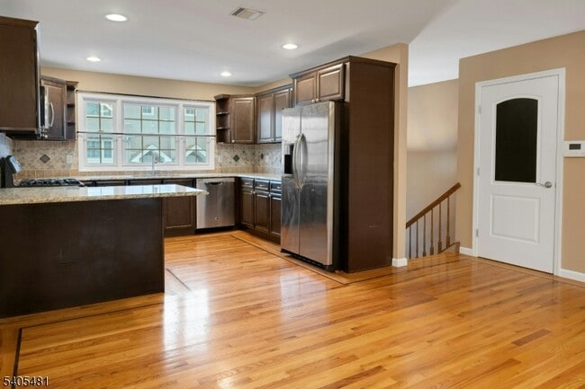 Building Photo - 102 Montgomery St