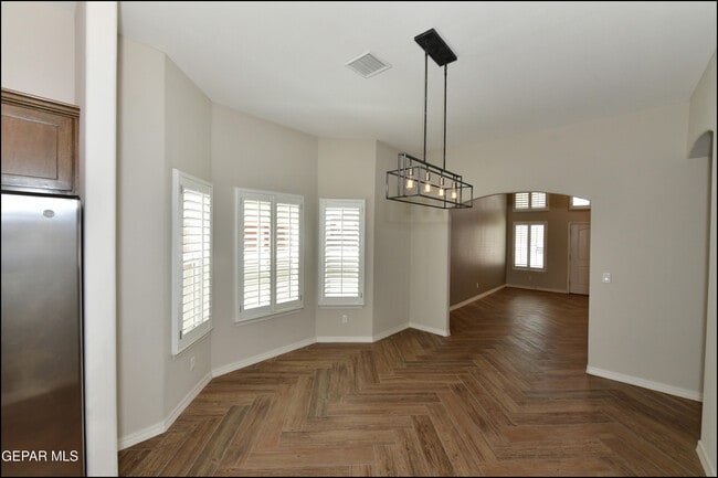 Building Photo - 6933 Copper Town Dr