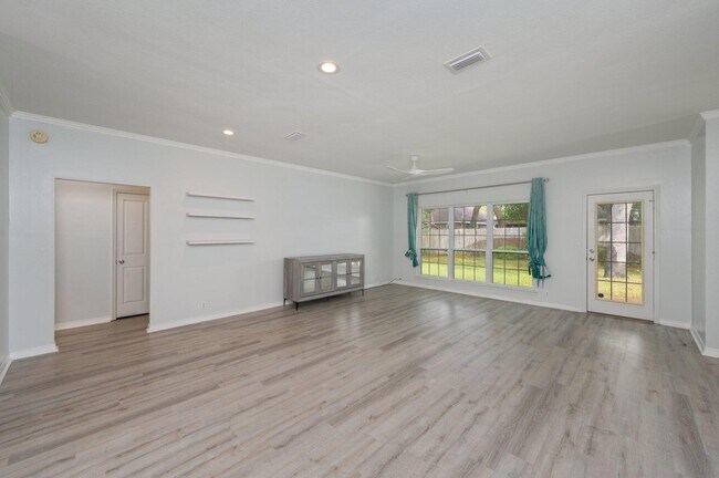 Building Photo - 1729 Wren Way