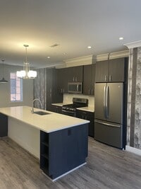 Building Photo - 918 N Buchanan St