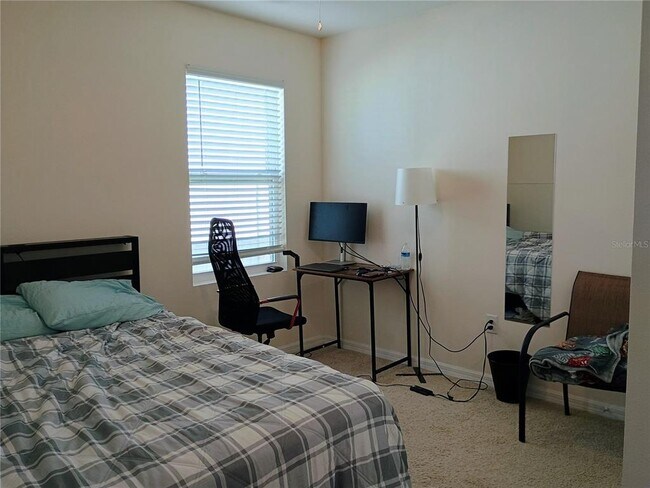 Building Photo - 1925 Chautauqua Ln