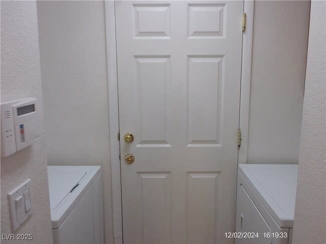 Building Photo - 7560 Mission Palm St