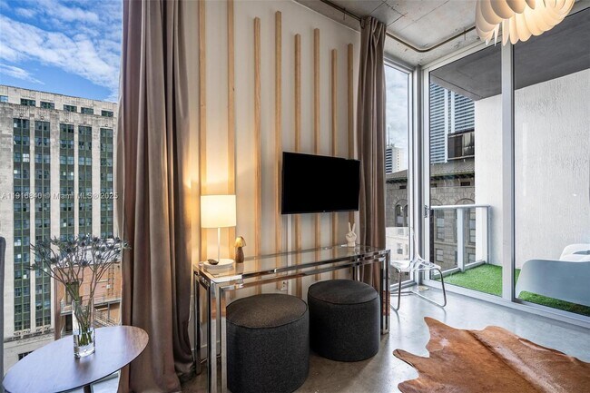 Building Photo - 151 SE 1st St