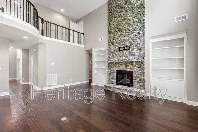 Building Photo - 925 Brookwood Ln