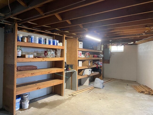 Building Photo - Bright & Breezy 3BR Ranch Ulster Park
