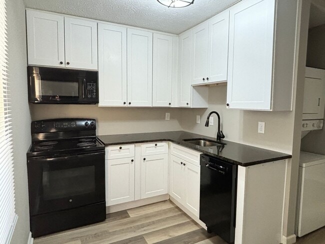 Building Photo - 1338-40 Barth