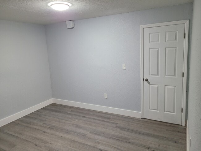 Building Photo - 815 S Bay Ave
