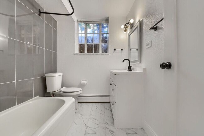 Building Photo - 2233 Kearney St