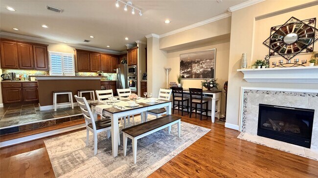 Building Photo - 1013 Gross St