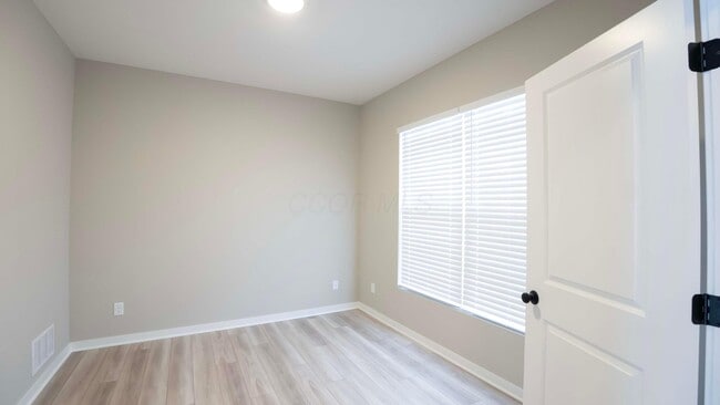 Building Photo - 1717 Longhill Dr