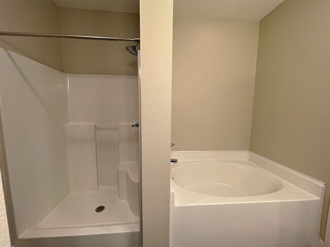Building Photo - 505 Arbor Lake Dr