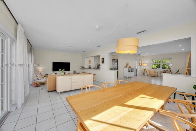 Building Photo - 8230 SW 63rd Pl