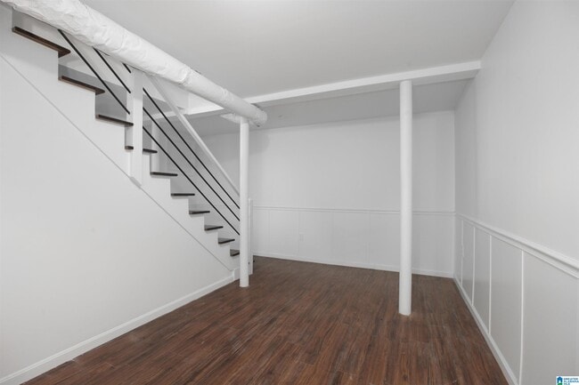 Building Photo - 724 Rose Dr
