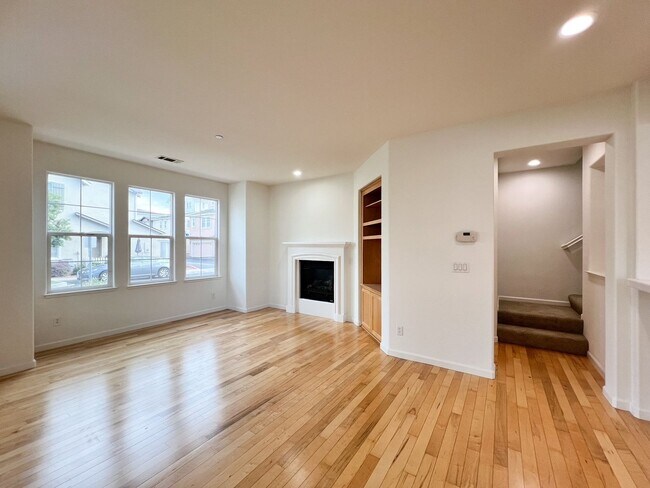 Building Photo - Three Bedroom Napa Home