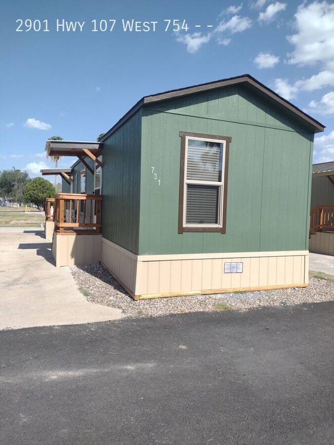 Building Photo - Porch Model Home