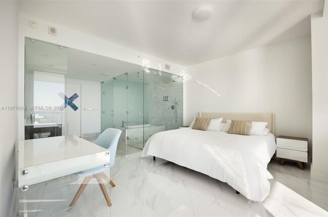 Building Photo - 3131 NE 7th Ave