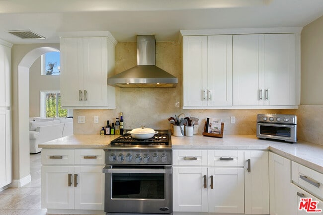 Building Photo - 28905 W Beach Ln