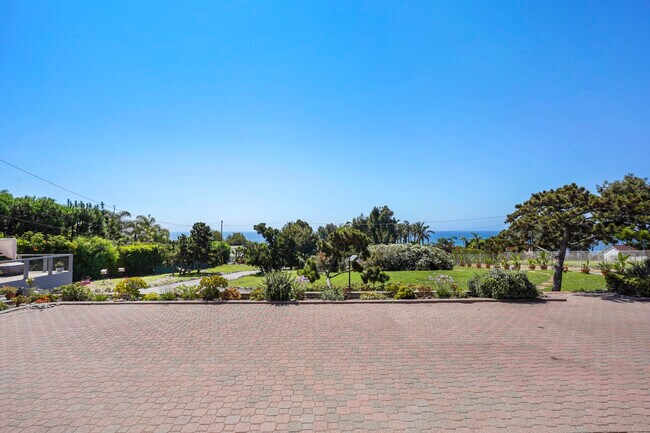 Building Photo - 31259 Bailard Rd