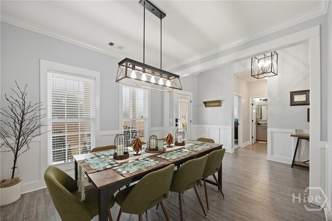 Building Photo - 440 Rivercrest Dr