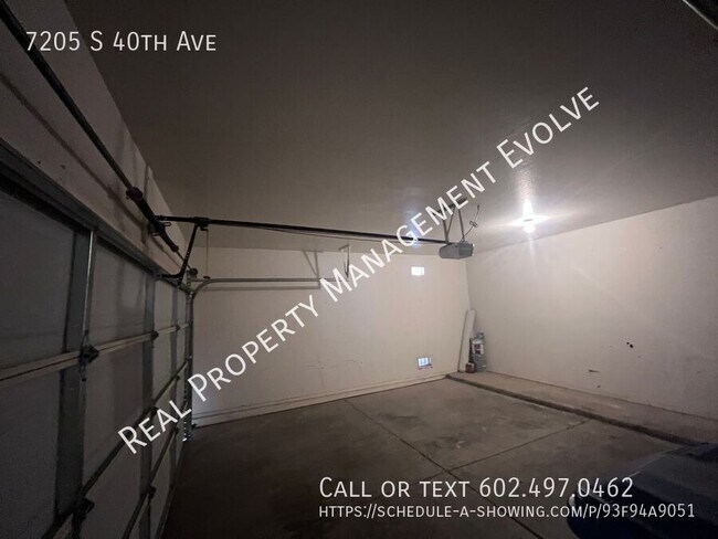Building Photo - 7205 S 40th Ave