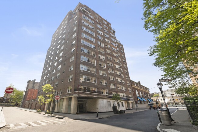 Building Photo - 3 Sheridan Square