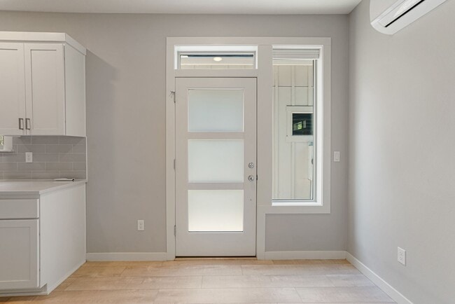 Building Photo - 4 bed, 4 bath Multi-Level Home in Pringle ...