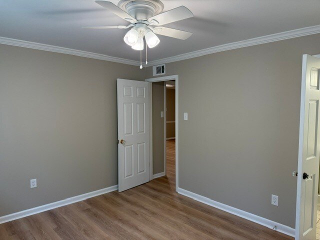 Building Photo - 1520 Crestwood Rd