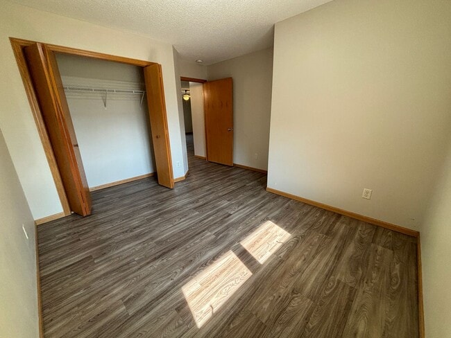 Building Photo - Remodeled 2 Bedroom Town Home