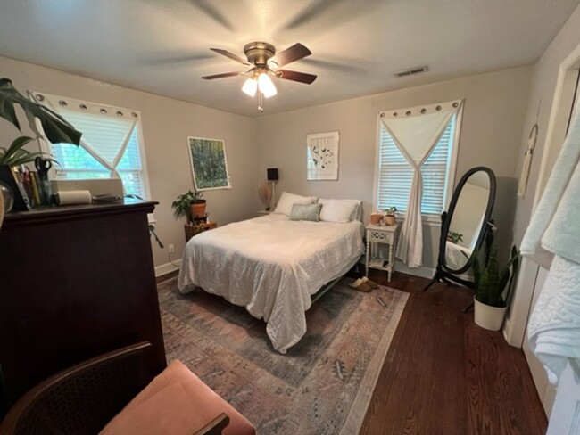 Building Photo - 3 Bedroom 1 Bath House - James Island