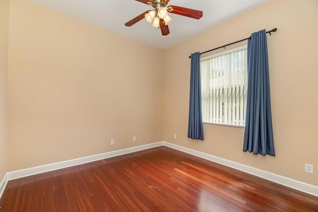 Building Photo - 611 Oceanside Blvd