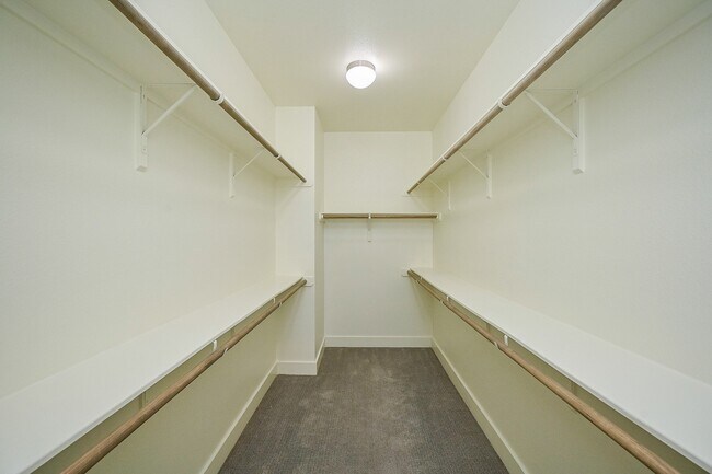 Building Photo - 1106 Fuschia Rd