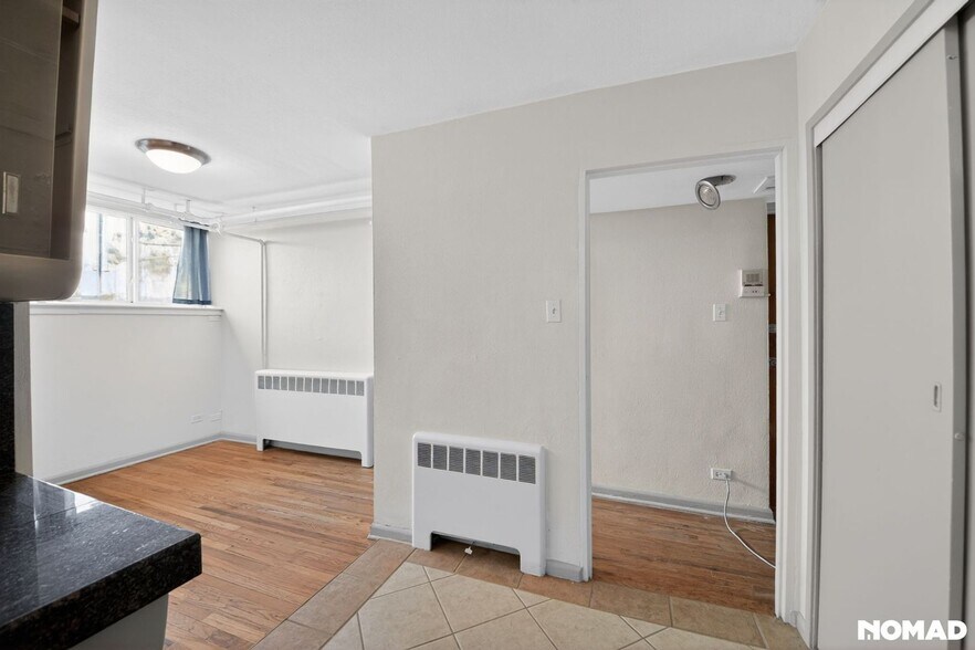 Building Photo - 4430 W 35th Ave