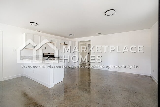 Building Photo - 801 Goodwyn St