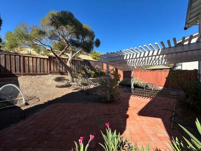 Building Photo - Beautiful Two-Story Home in Village Oaks, ...