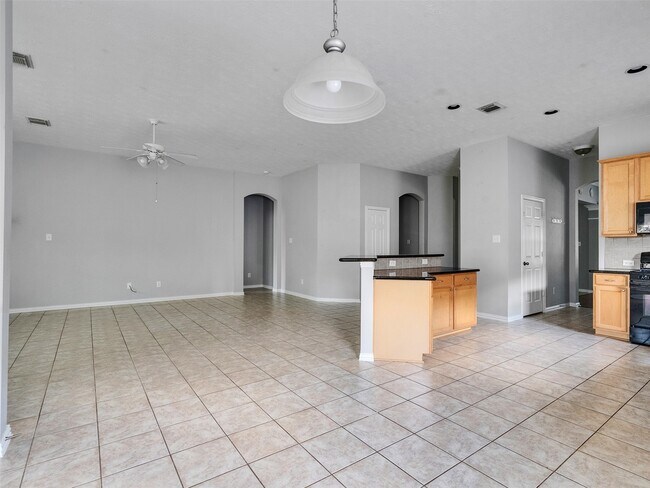 Building Photo - 18011 Outback Lakes Tr